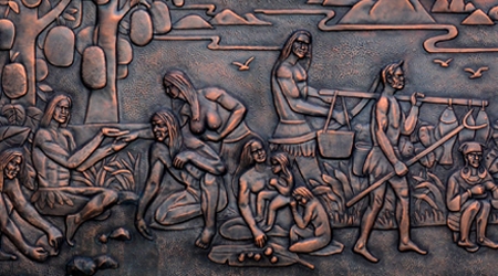 陵水黎族自治县民族事务局委托我司创作陵水县滨河北路民族特色景墙浮雕