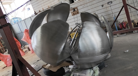 福建省榕树王园林工程有限公司济南分公司委托我司制作龙沐湾国际旅游度假区不锈钢雕塑一座